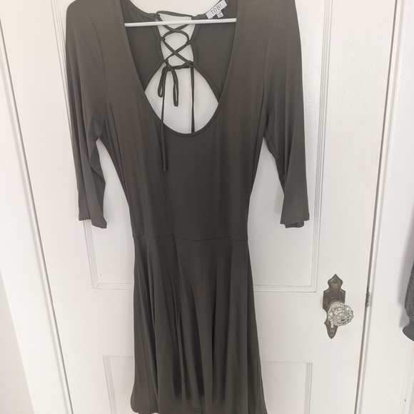 Tobi Dresses & Skirts - Tobi Olive Lace-Up Back Midi Dress